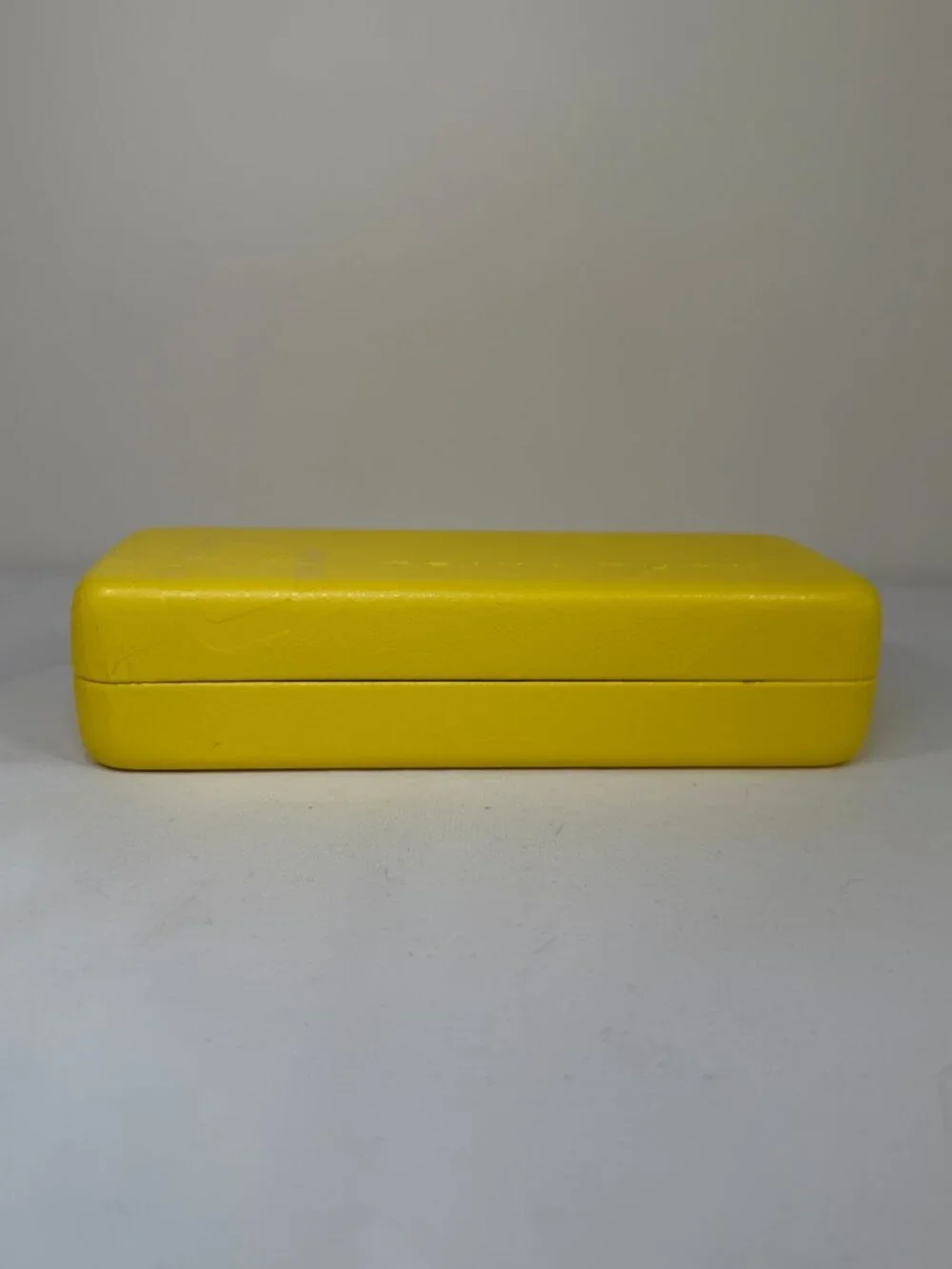 TRINA TURK Yellow Clamshell Glasses Eyeglass Sunglass Case and Cloth